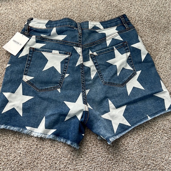 NWT Forever 21 Denim hi rise StarShorts Size 31 - Picture 3 of 6